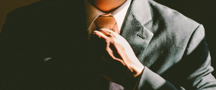 蘇州定制一套西裝多少錢？西裝定制好還是買品牌的好？