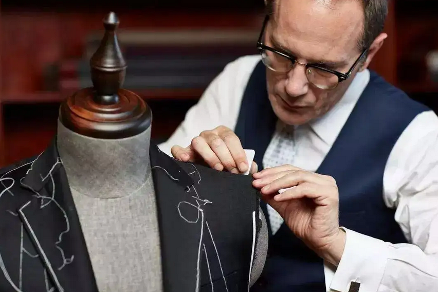 定做職業(yè)裝需要量些什么尺寸？